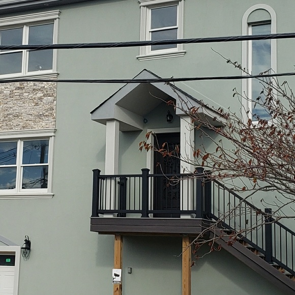 Meet your Posher, Jaclyn - Picture 1 of 1